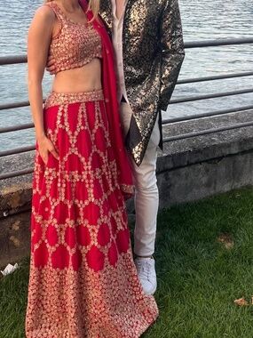 Red Gold Embroidered Lehenga 3 Piece Set Indian Wedding Bridal Size S